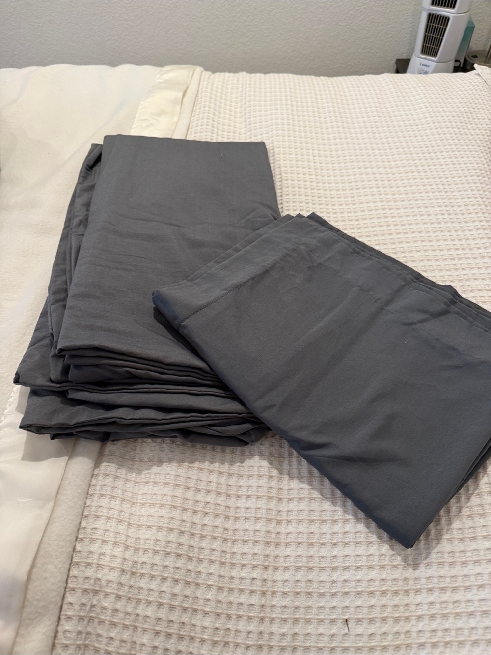 Dark gray queen duvet cover with 4 pillow shams (not just 2!)
